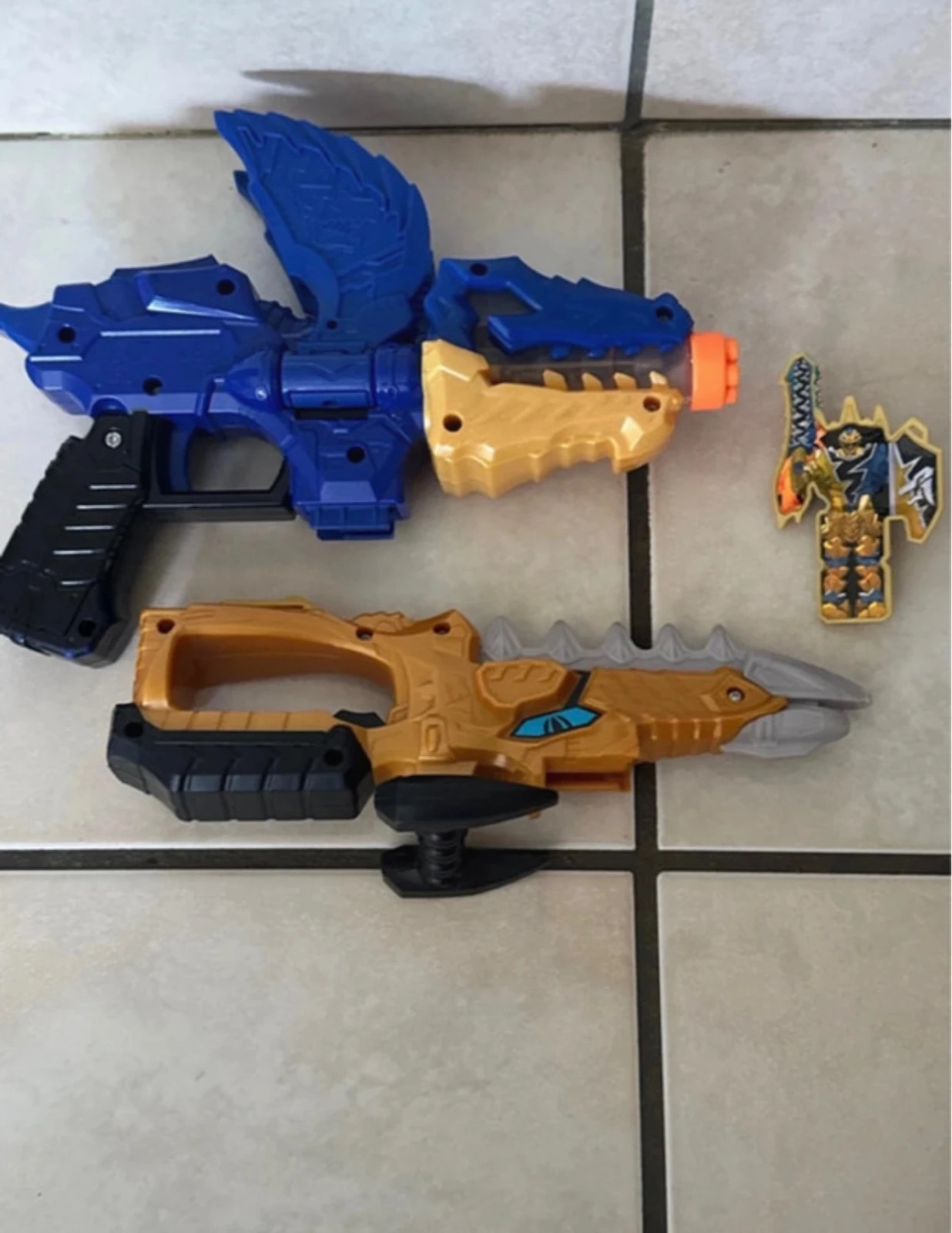 Power Rangers Dino Fury Gold Fury Blade Blaster – Power Rangers – taille Taille unique 5