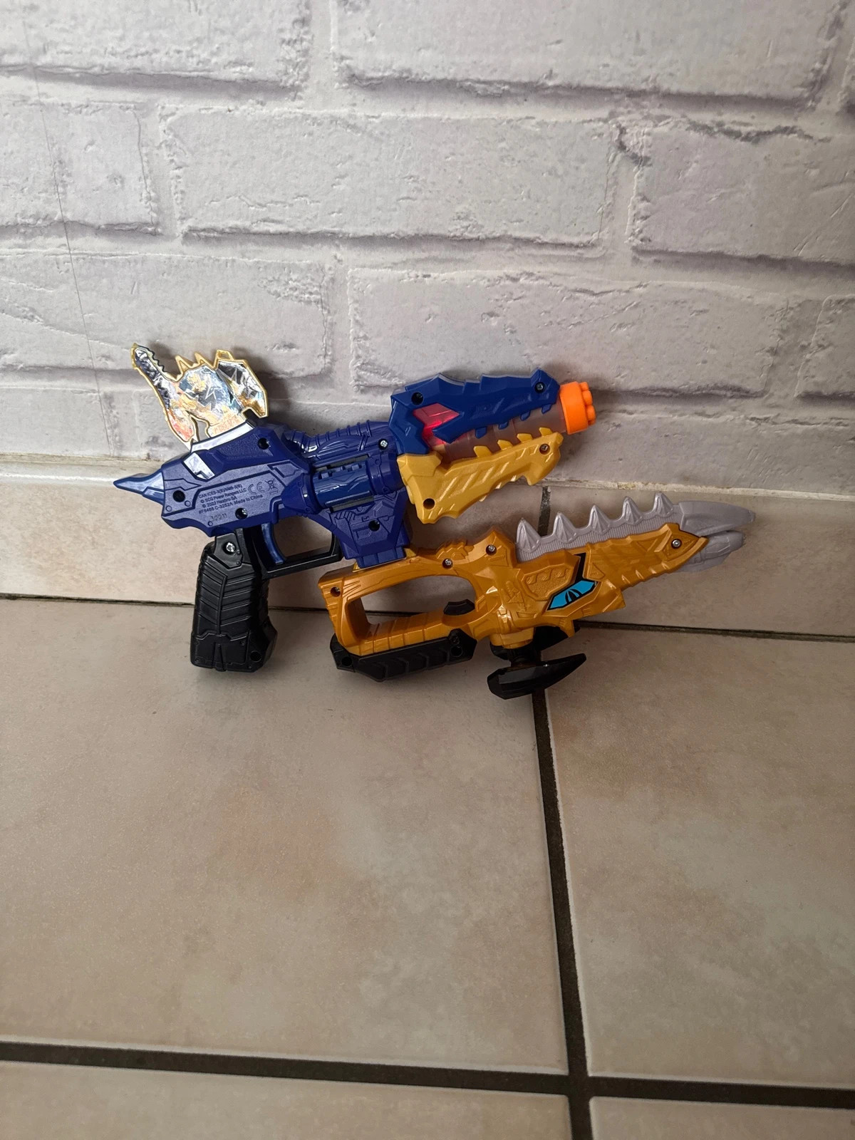 Power Rangers Dino Fury Gold Fury Blade Blaster – Power Rangers – taille Taille unique 2
