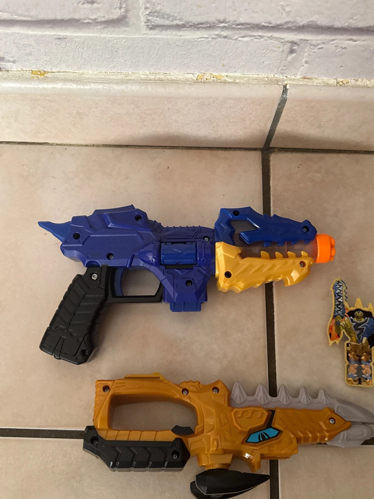Power Rangers Dino Fury Gold Fury Blade Blaster – Power Rangers – taille Taille unique 4