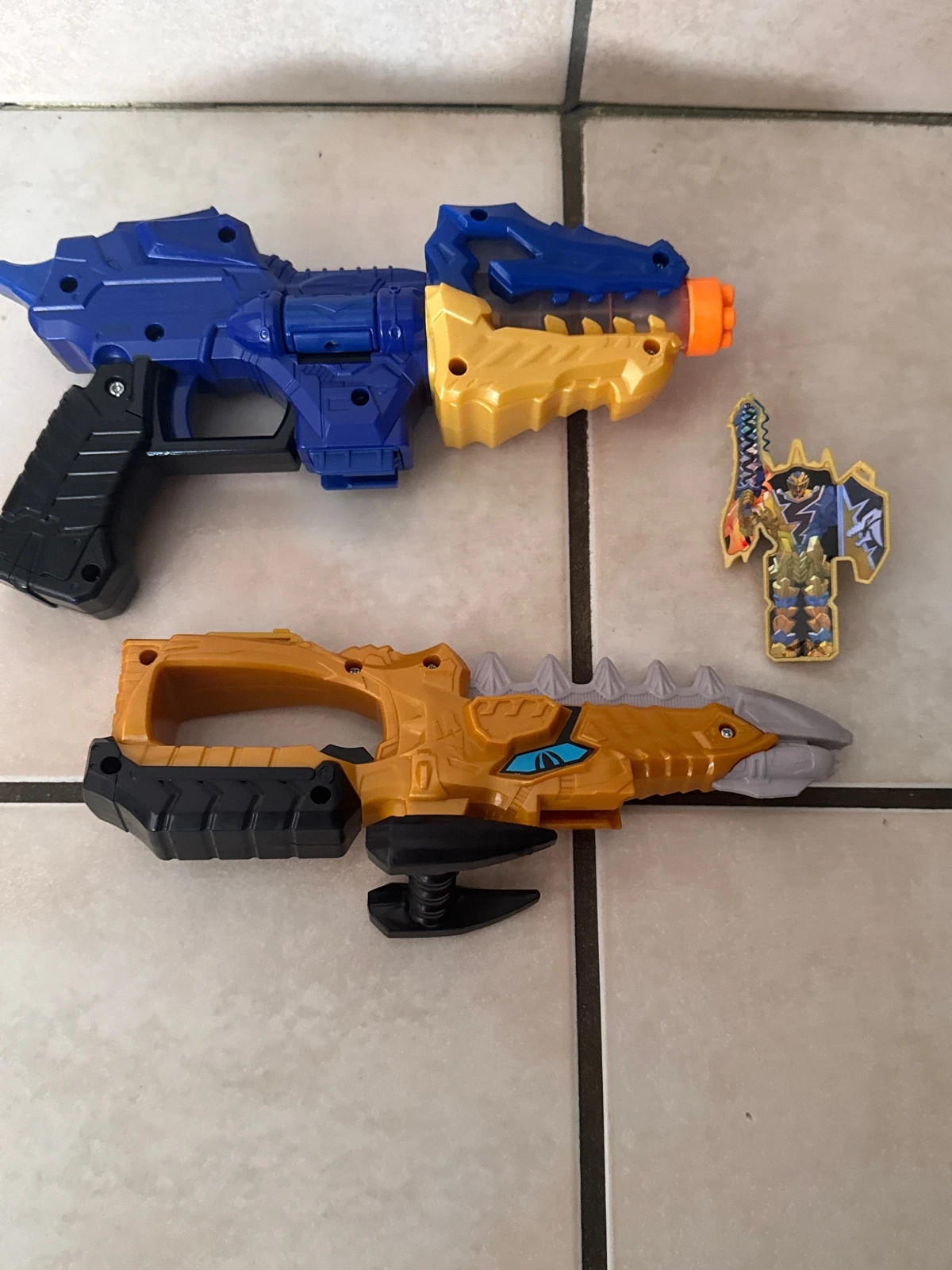 Power Rangers Dino Fury Gold Fury Blade Blaster – Power Rangers – taille Taille unique 5