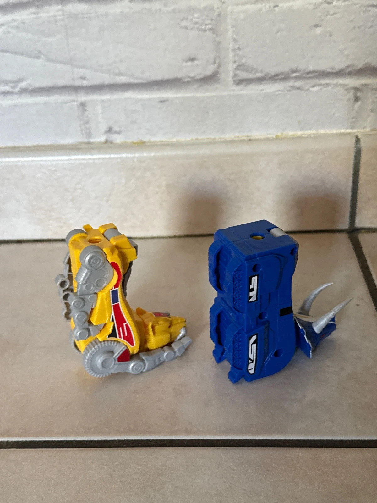 Power Rangers Mighty Morphin Tricératops Dinozord et Tigre à Dents de Sabre – Power Rangers – taille Taille unique 4