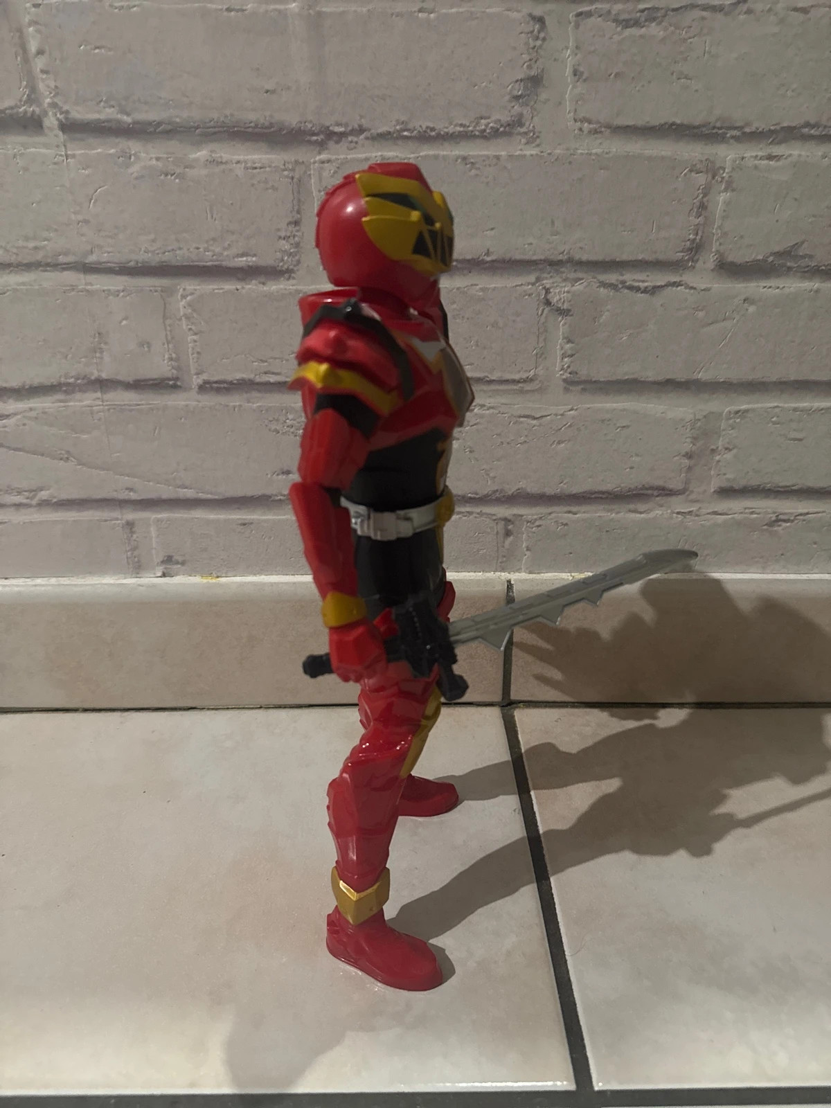 Power Rangers Dino Fury Ranger Rouge Attaque Tournoyante 30cm – Power Rangers – taille Taille unique 5