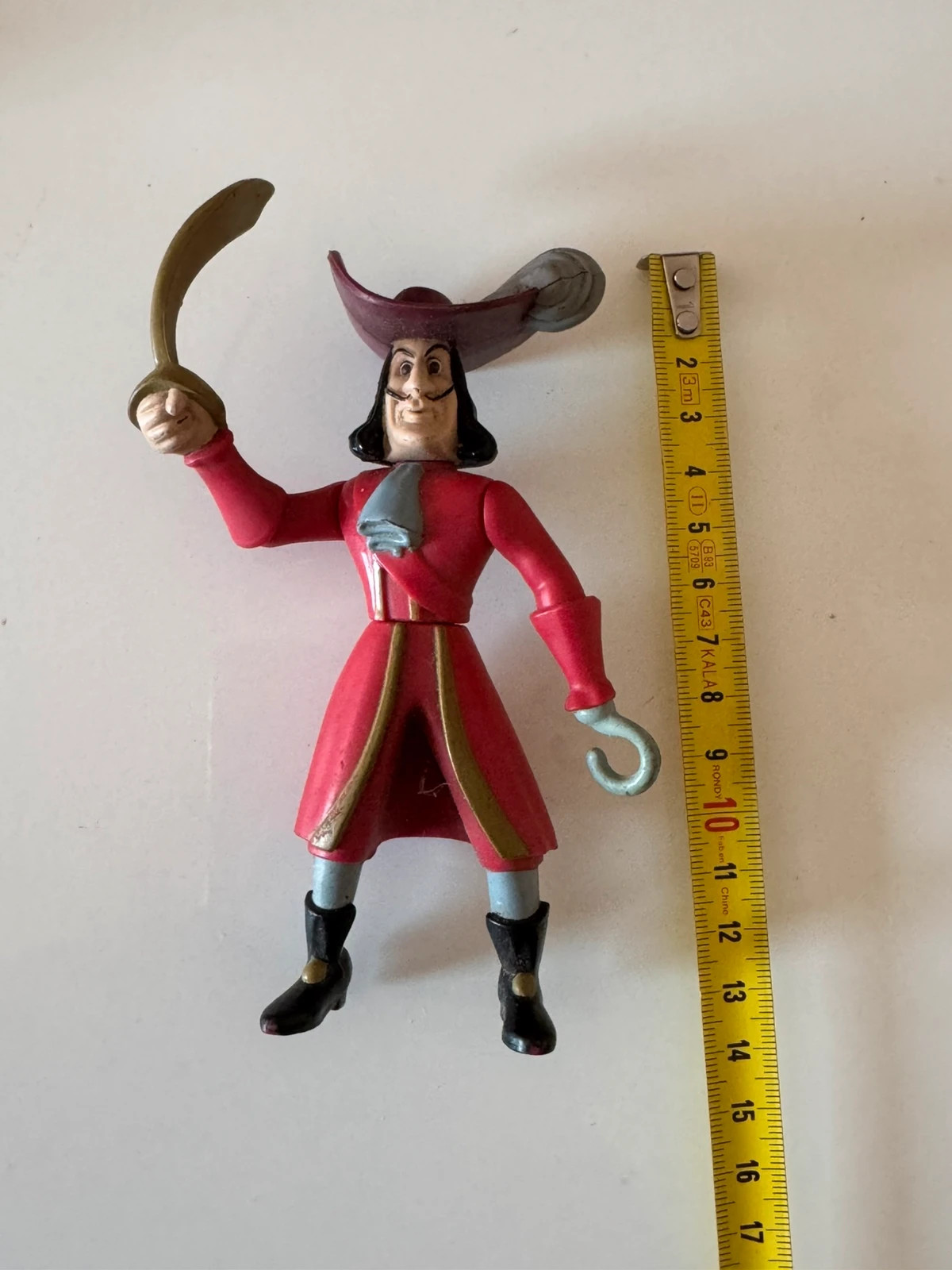 Figurine Capitaine Crochet de 1999 13cm – Disney – taille Prématuré, jusqu'à 44cm 4