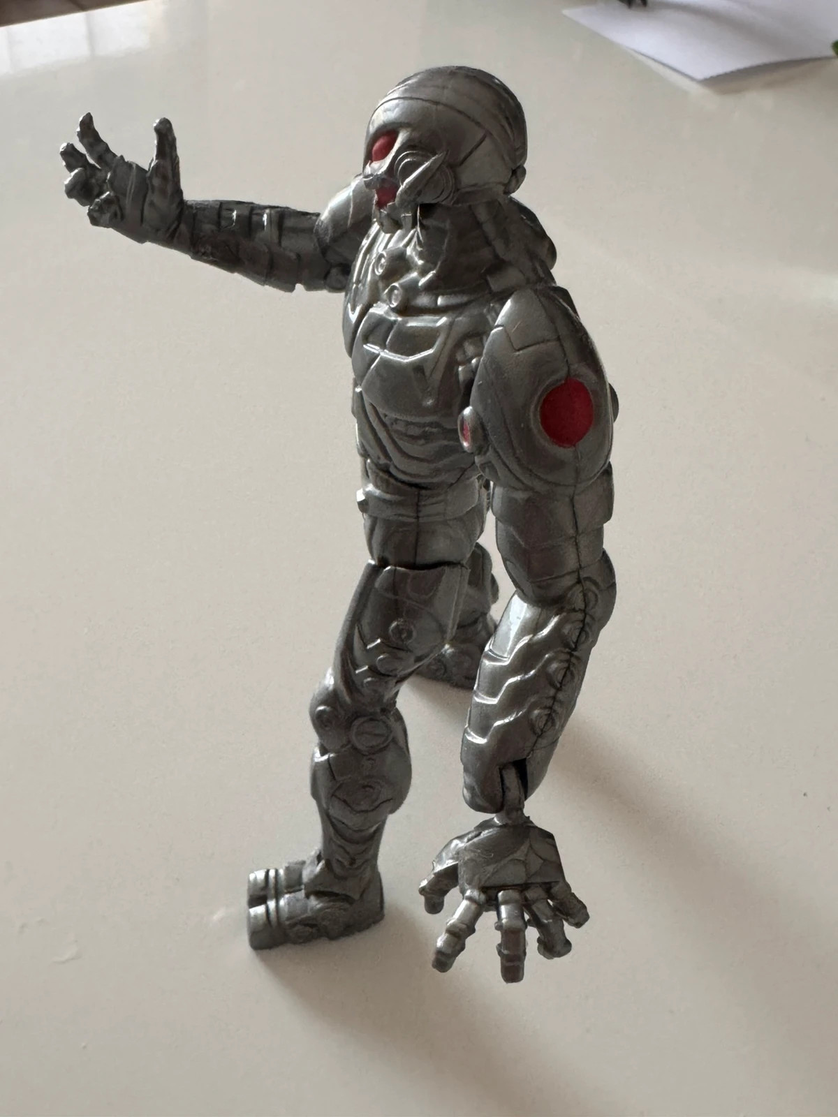Figurine Ultron Uppercut Avengers Mighty Battlers DA 16 cm. Hasbro – MARVEL AVENGERS – taille Prématuré, jusqu'à 44cm 2