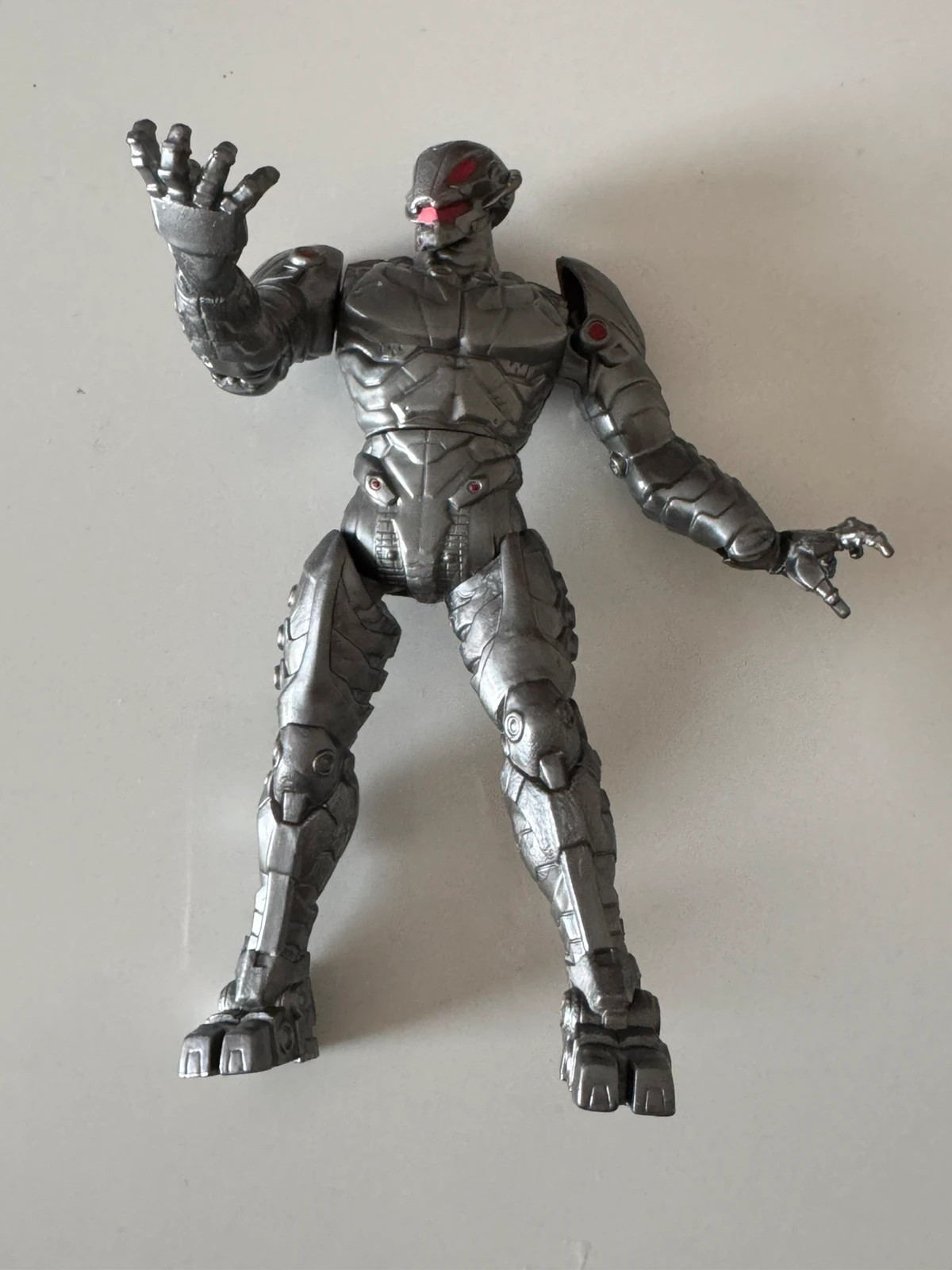 Figurine Ultron Uppercut Avengers Mighty Battlers DA 16 cm. Hasbro – MARVEL AVENGERS – taille Prématuré, jusqu'à 44cm 4