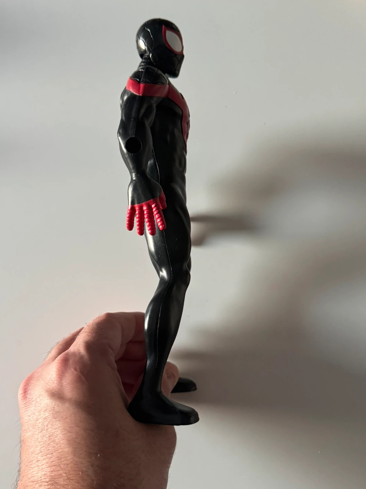 Figurine Miles Morales Spiderman Noir 24cm – MARVEL AVENGERS – taille Prématuré, jusqu'à 44cm 4