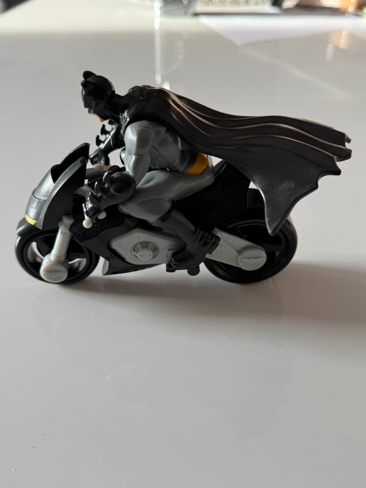 Figurine Batman avec sa moto 16cm – Marvel – taille Prématuré, jusqu'à 44cm 2