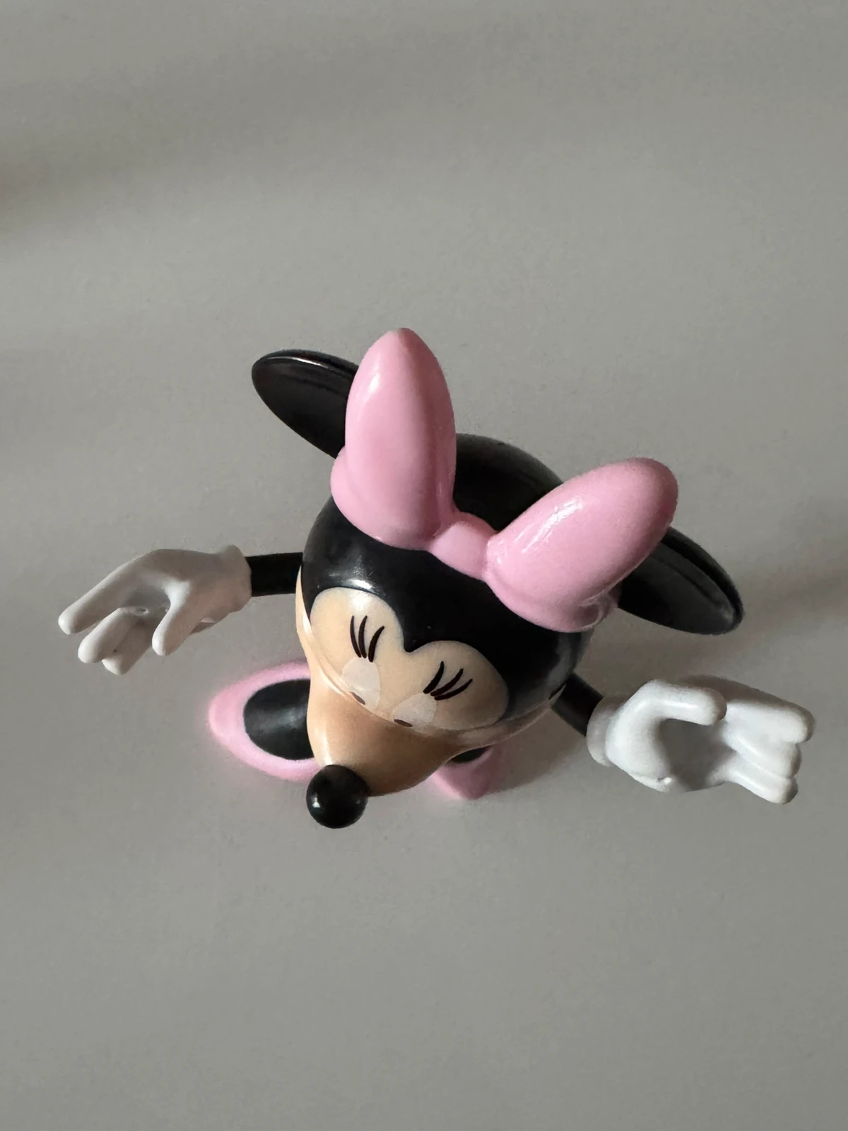 Figurine Minnie Mousse en talons – Disney – taille Taille unique 4