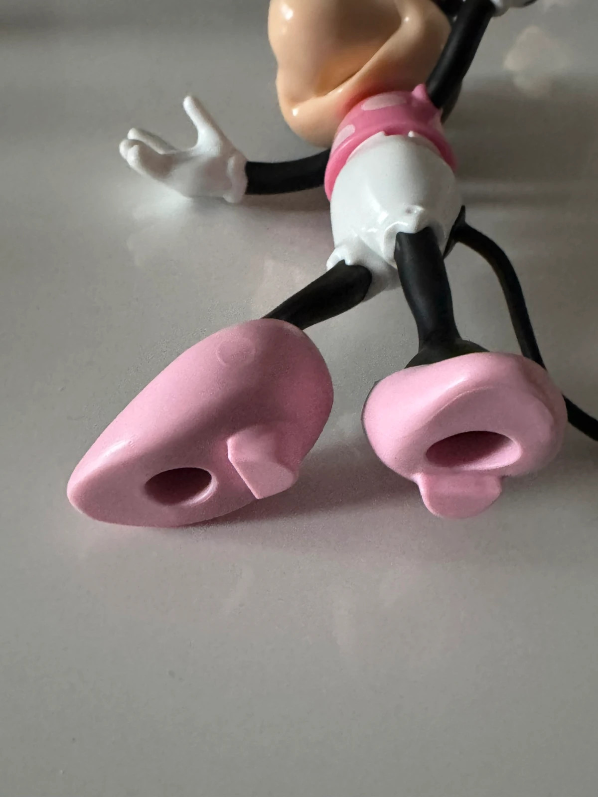 Figurine Minnie Mousse en talons – Disney – taille Taille unique 3