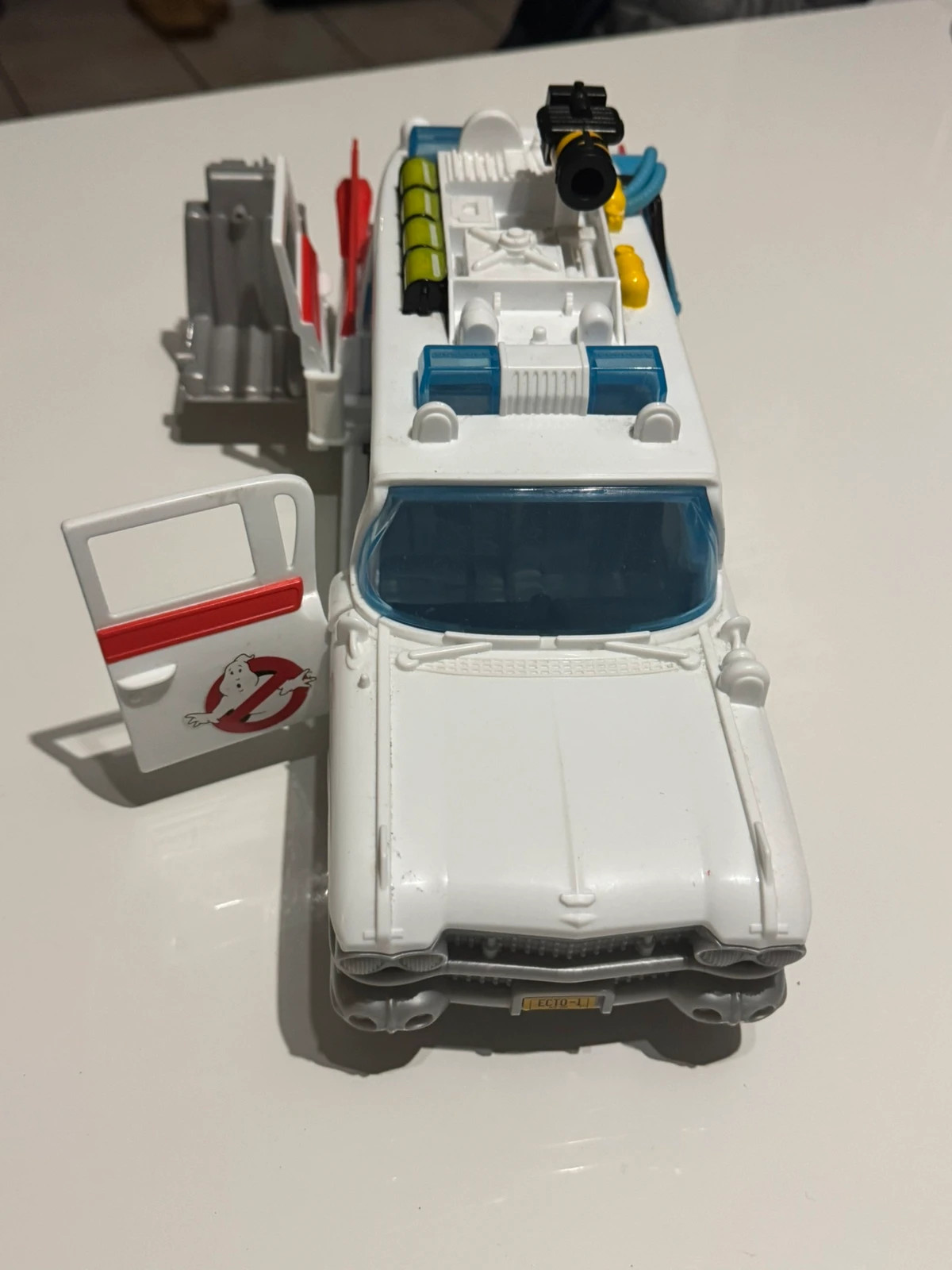Voiture Ecto-1 Ghostbusters et deux figurines – Ghostbusters – taille Prématuré, jusqu'à 44cm 2