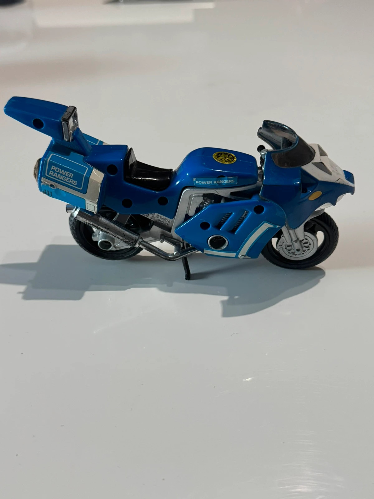 Moto de combat Tricératops Power Rangers bleu – Power Rangers – taille Prématuré, jusqu'à 44cm 3