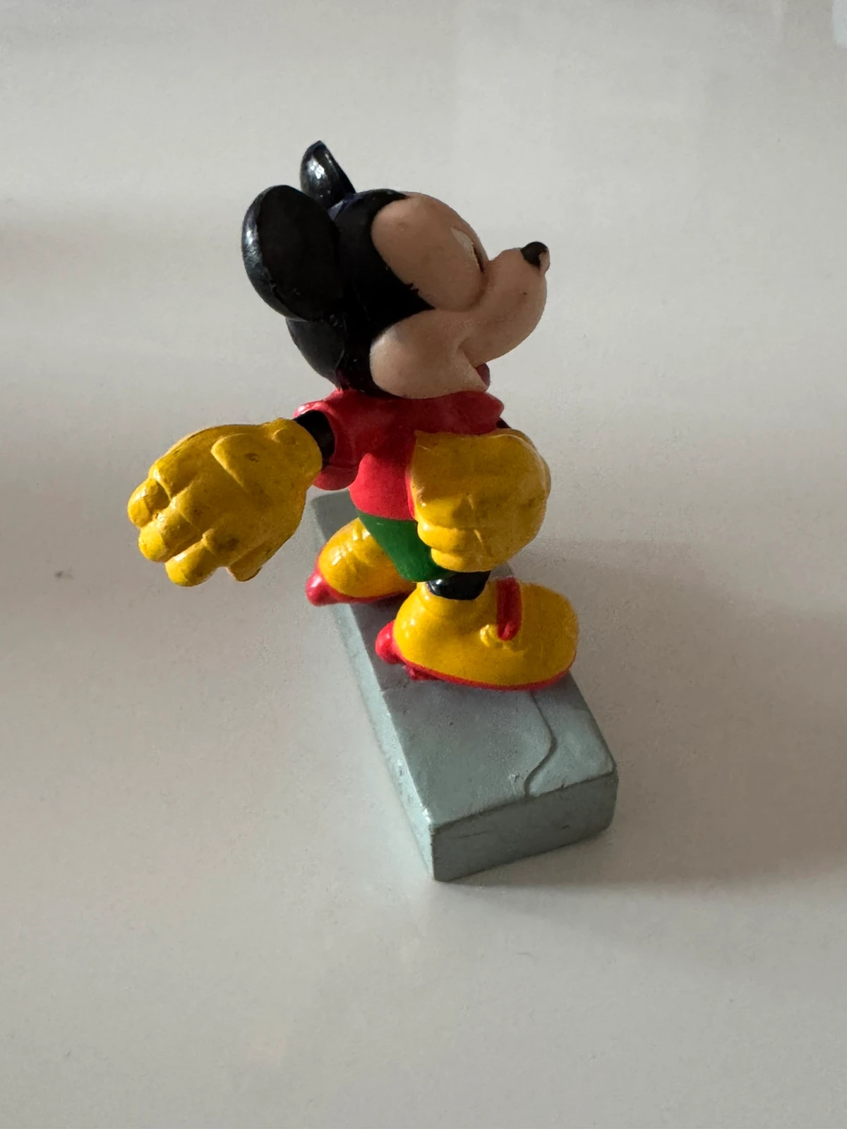 Figurine Mickey Mousse patins à roulettes – Disney – taille Prématuré, jusqu'à 44cm 4