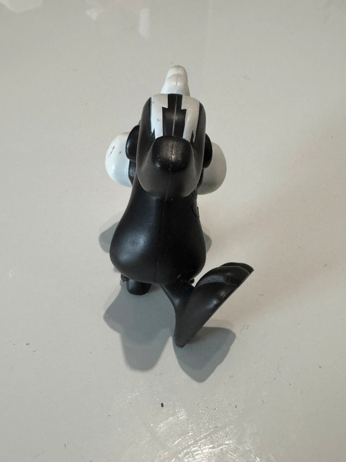 Figurine Pépé le Putois Looney Tunes – Looney Tunes – taille Prématuré, jusqu'à 44cm 3