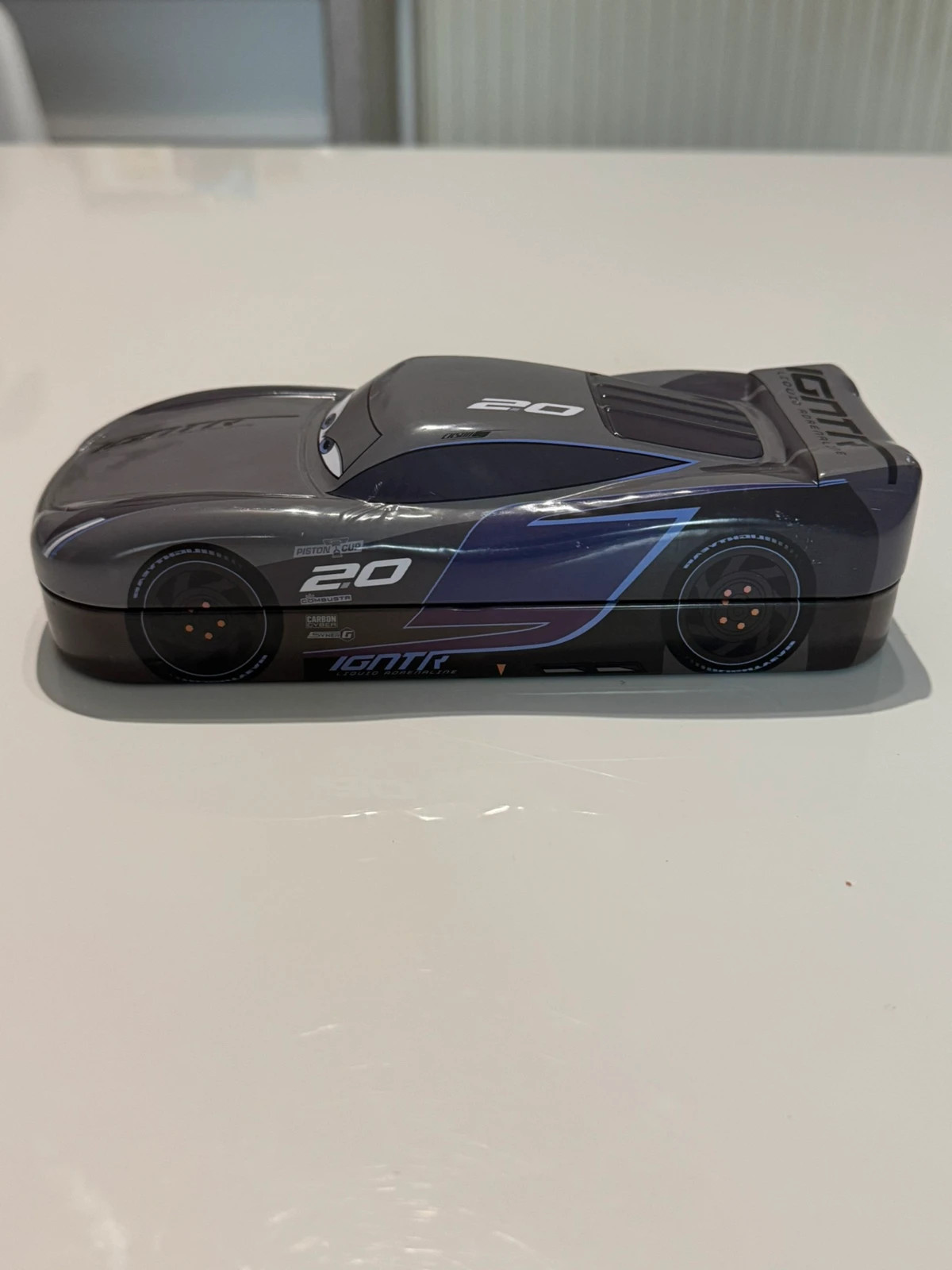 Trousse en métal collection Cars – Cars 2