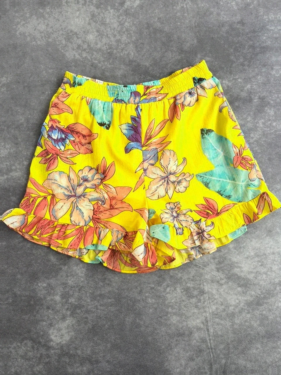 Tropical Floral Yellow Ruffle Shorts Comfortable High Waisted Beach Summer Shorts🌺 – Tendance – taille M / 38 / 10