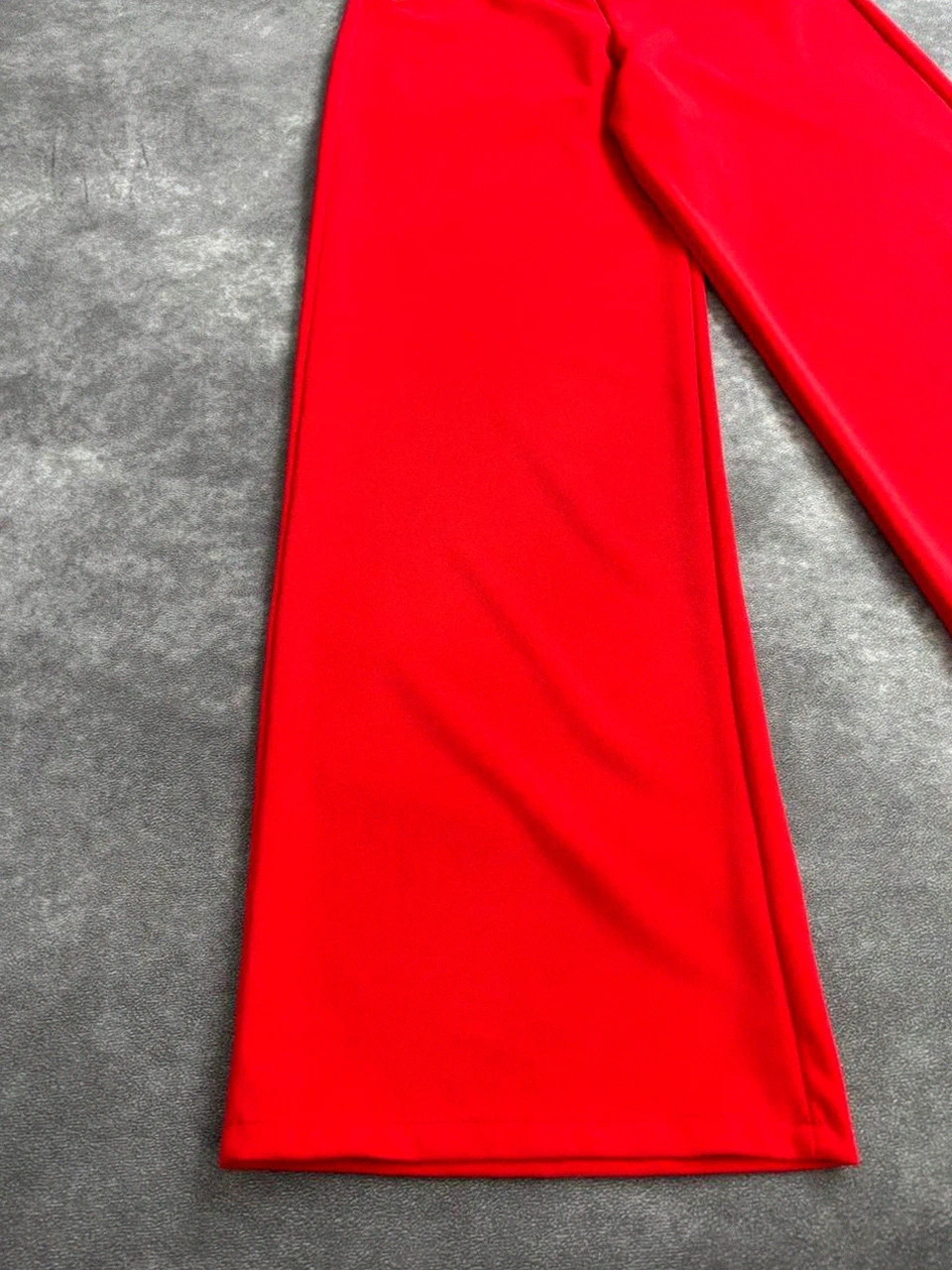 Pantalones Palazzo Rojo Vibrante con Detalle de Botón Tiro Alto – Vintage Dressing – taille M / 38 / 10 2