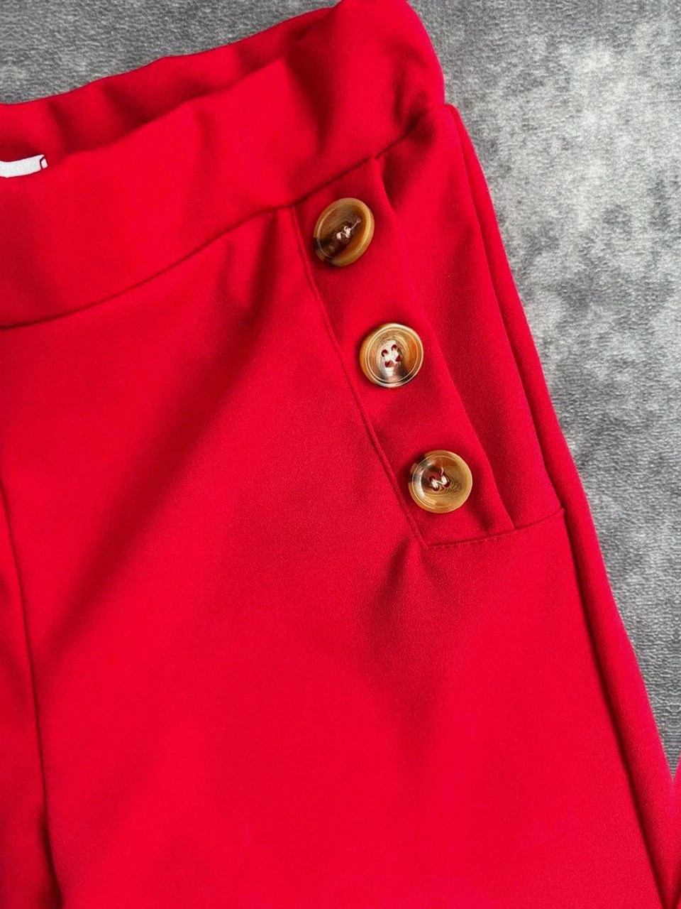 Pantalones Palazzo Rojo Vibrante con Detalle de Botón Tiro Alto – Vintage Dressing – taille M / 38 / 10 5