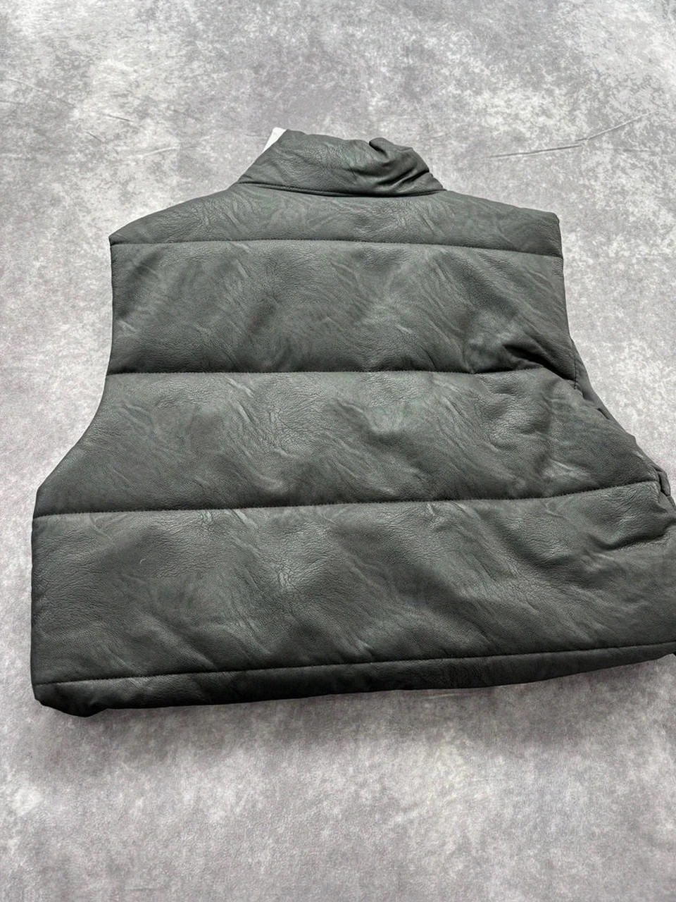 Puffer Vest Black Sleeveless Jacket Vegan Leather Quilted Faux Padded Gilet Streetwear 🌺 – Vintage Dressing – taille L / 40 / 12 4