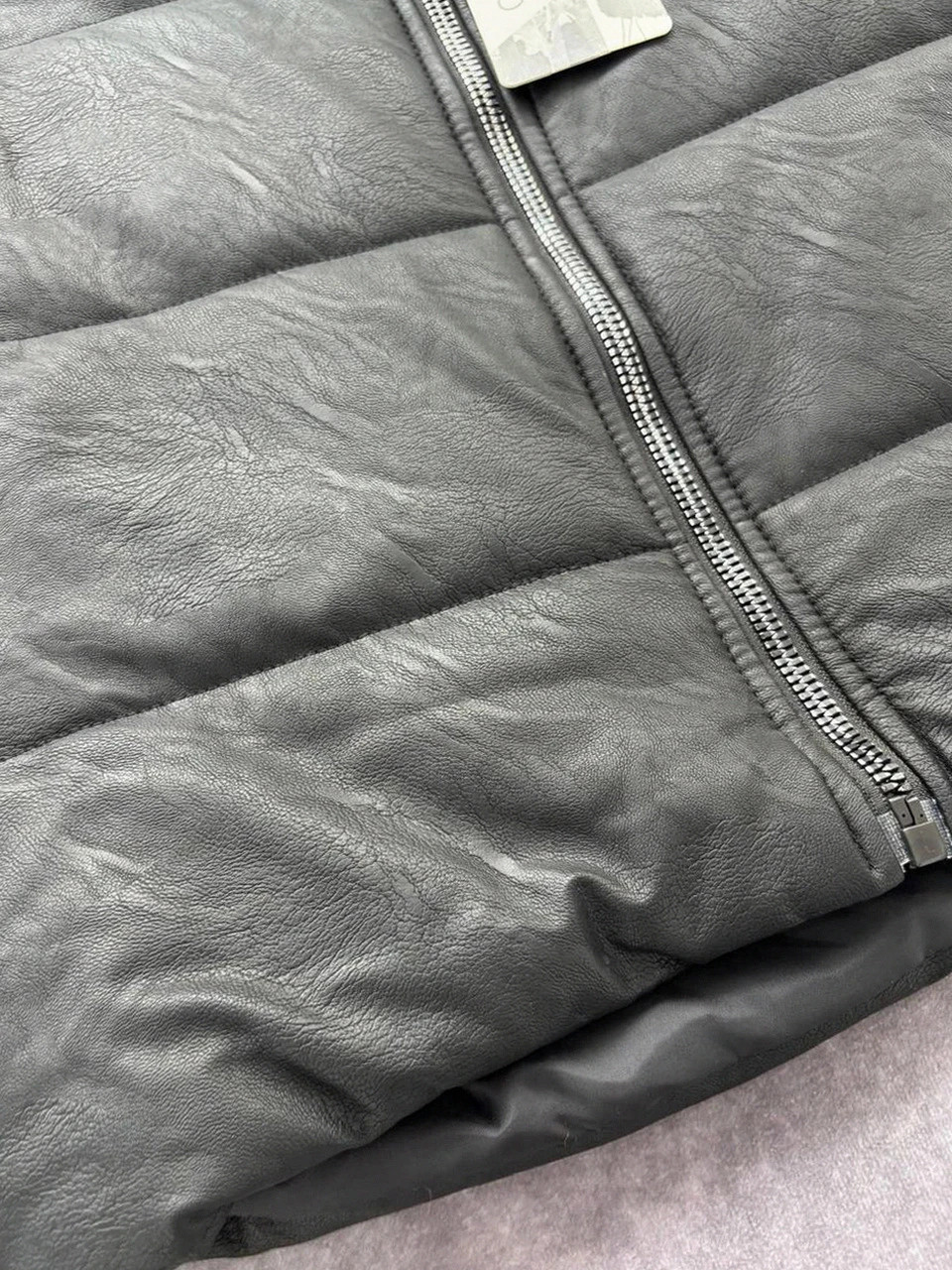Puffer Vest Black Sleeveless Jacket Vegan Leather Quilted Faux Padded Gilet Streetwear 🌺 – Vintage Dressing – taille L / 40 / 12 2