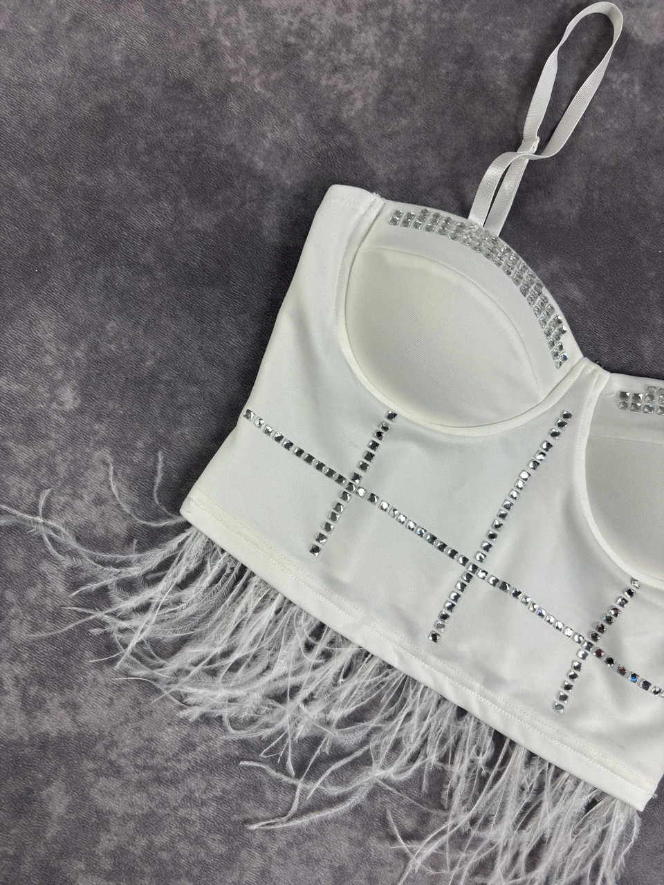 White Rhinestone Feather Bustier Crop Top Y2K Party Glam New Collection – Vintage Dressing – taille Taille unique 3
