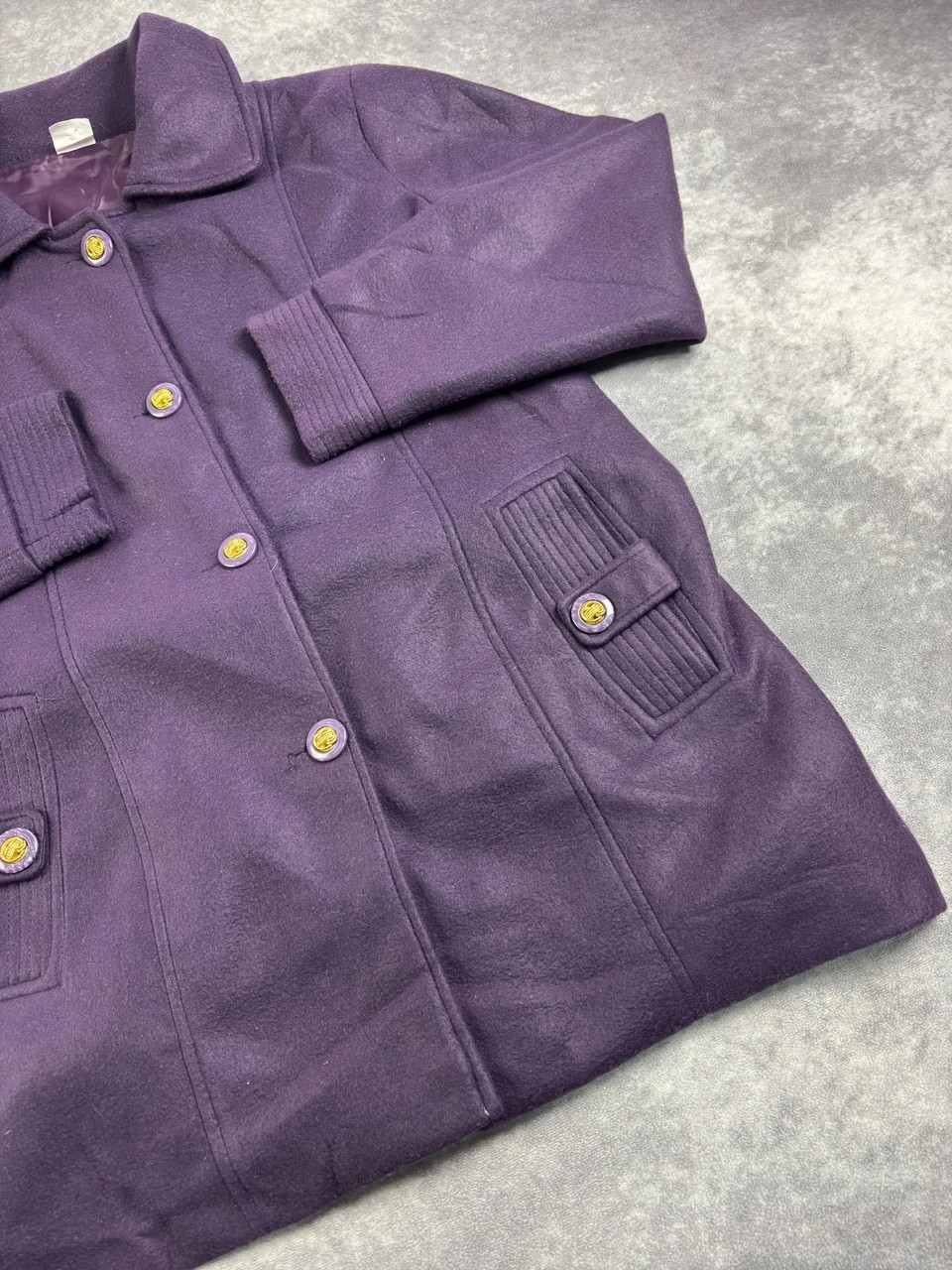 Vintage Purple Wool Blend Button Down Coat Warm Winter Jacket Collar Outerwear Women Size L – Vintage Dressing – taille L / 40 / 12 2