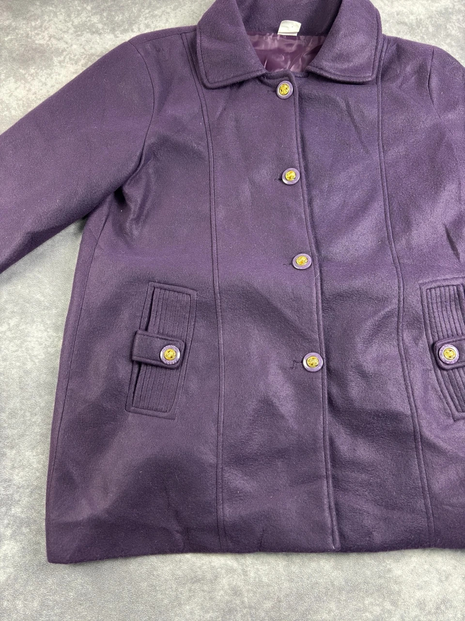 Vintage Purple Wool Blend Button Down Coat Warm Winter Jacket Collar Outerwear Women Size L – Vintage Dressing – taille L / 40 / 12 5