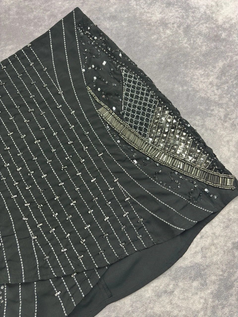 Black Beaded Embellished Mini Skirt Y2K Party Evening Size 42 – Vintage Dressing – taille XL / 42 / 14 2