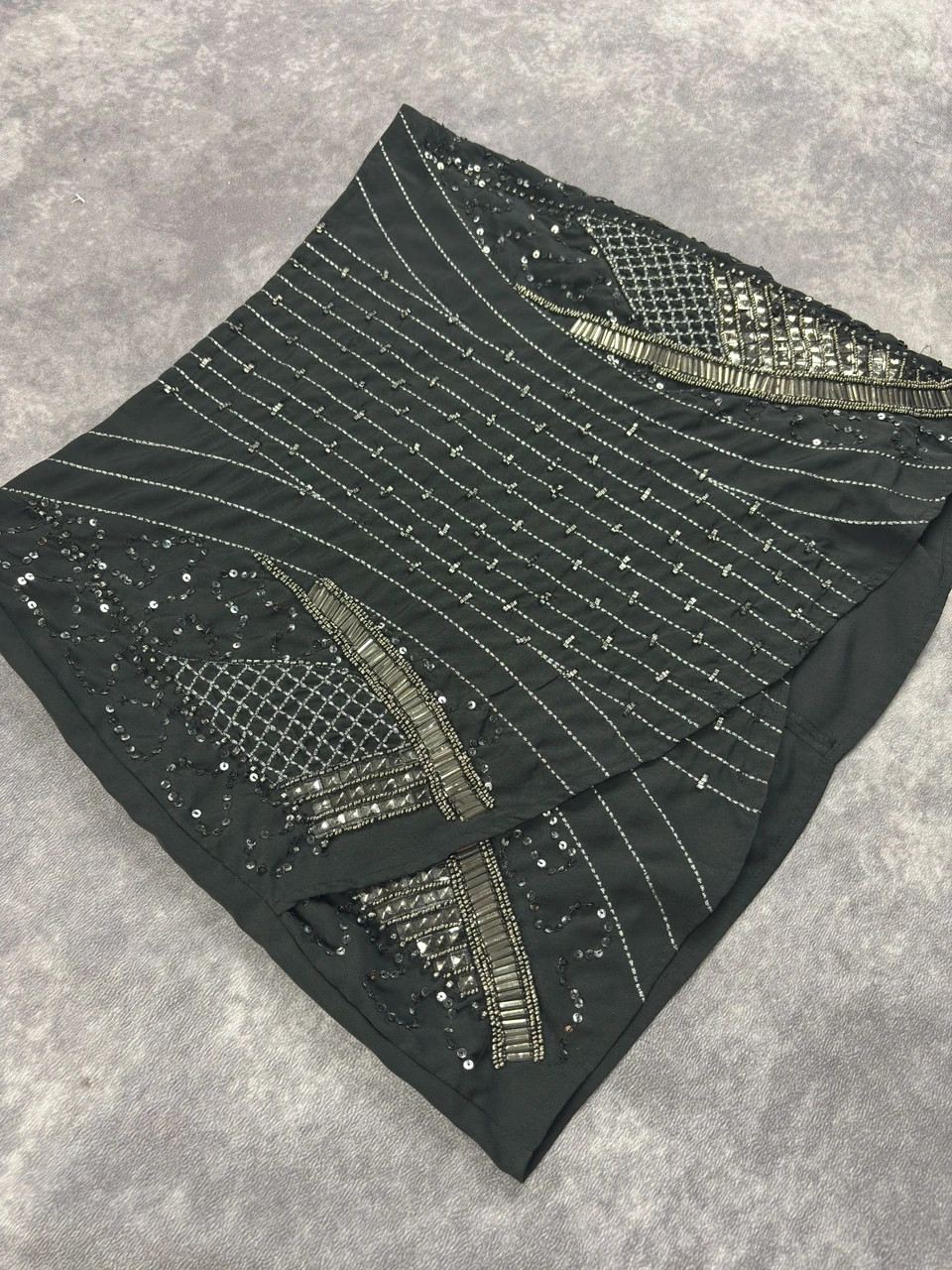 Black Beaded Embellished Mini Skirt Y2K Party Evening Size 42 – Vintage Dressing – taille XL / 42 / 14 4