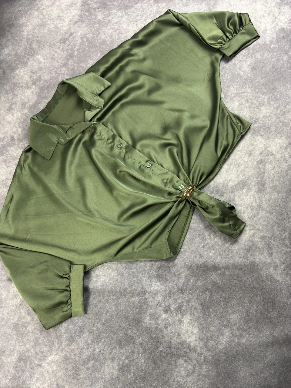 Olive Green Satin Front Knot Blouse Short Sleeve Retro Streetwear Elegant – Vintage Dressing – taille Taille unique
