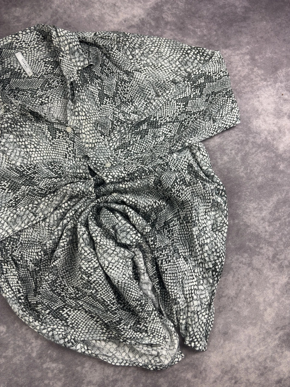 Tiffosi Women Snake Print Shirt Black White Grey Size S Y2K Retro Casual Long Sleeve Button Up – Vintage Dressing – taille S / 36 / 8 2