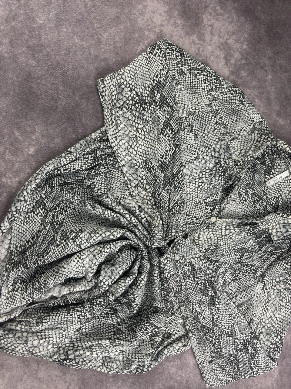 Tiffosi Women Snake Print Shirt Black White Grey Size S Y2K Retro Casual Long Sleeve Button Up – Vintage Dressing – taille S / 36 / 8 3