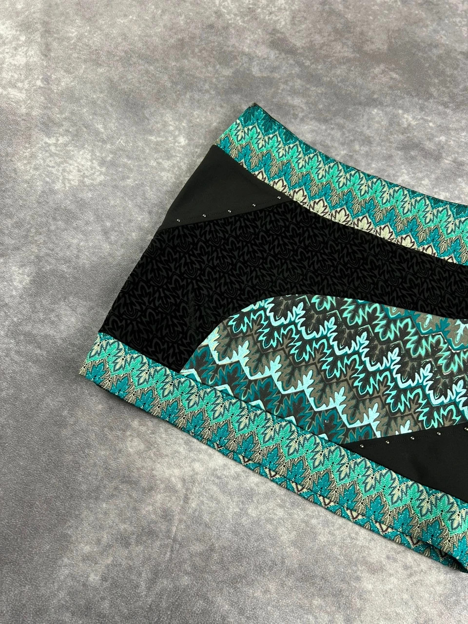 Original Hovikki Collection Black Turquoise Geometric Mini Skirt Size 36 Y2K Retro Streetwear – Hovikki Collection – taille S / 36 / 8 2