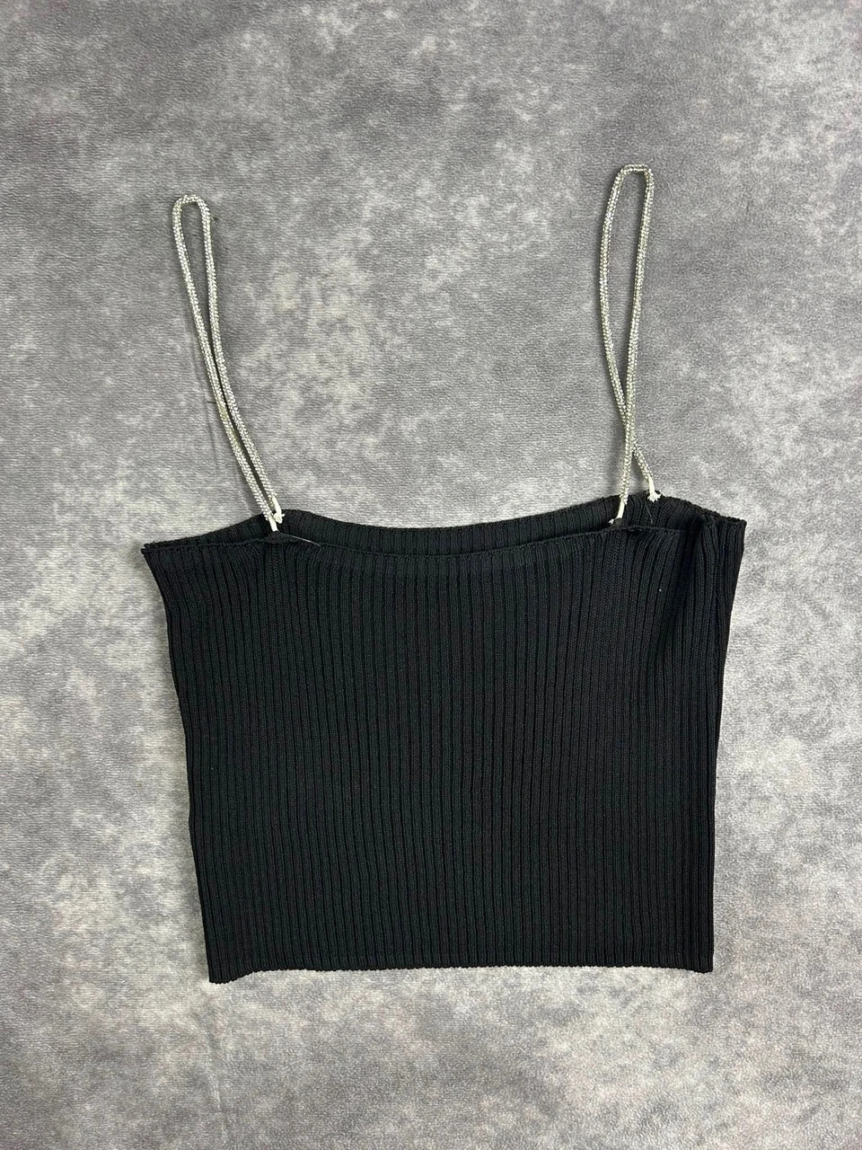 Original Black Ribbed Spaghetti Strap Crop Top Y2K Streetwear Retro Silver Detail – Vintage Dressing – taille Taille unique 2