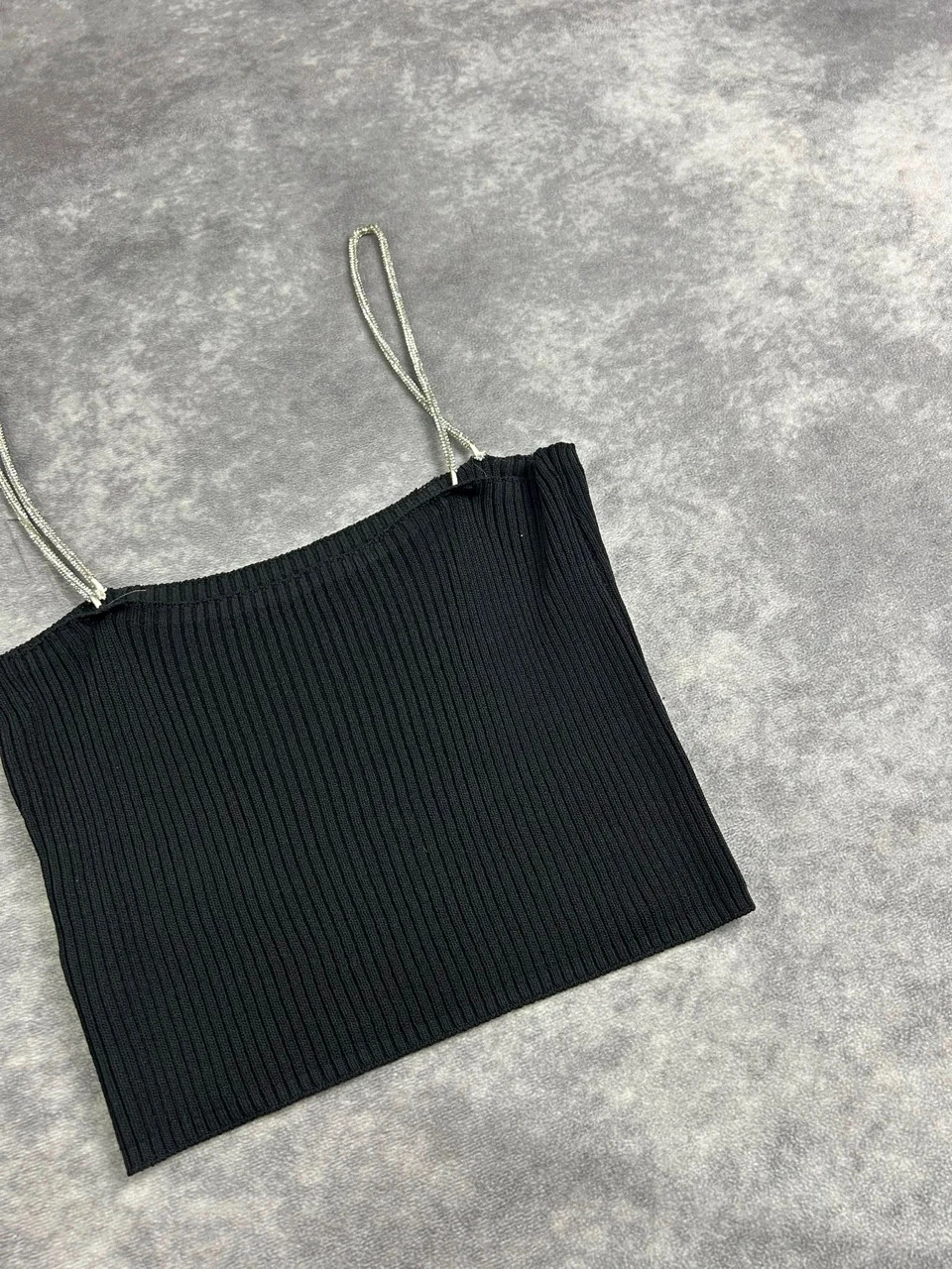 Original Black Ribbed Spaghetti Strap Crop Top Y2K Streetwear Retro Silver Detail – Vintage Dressing – taille Taille unique 3