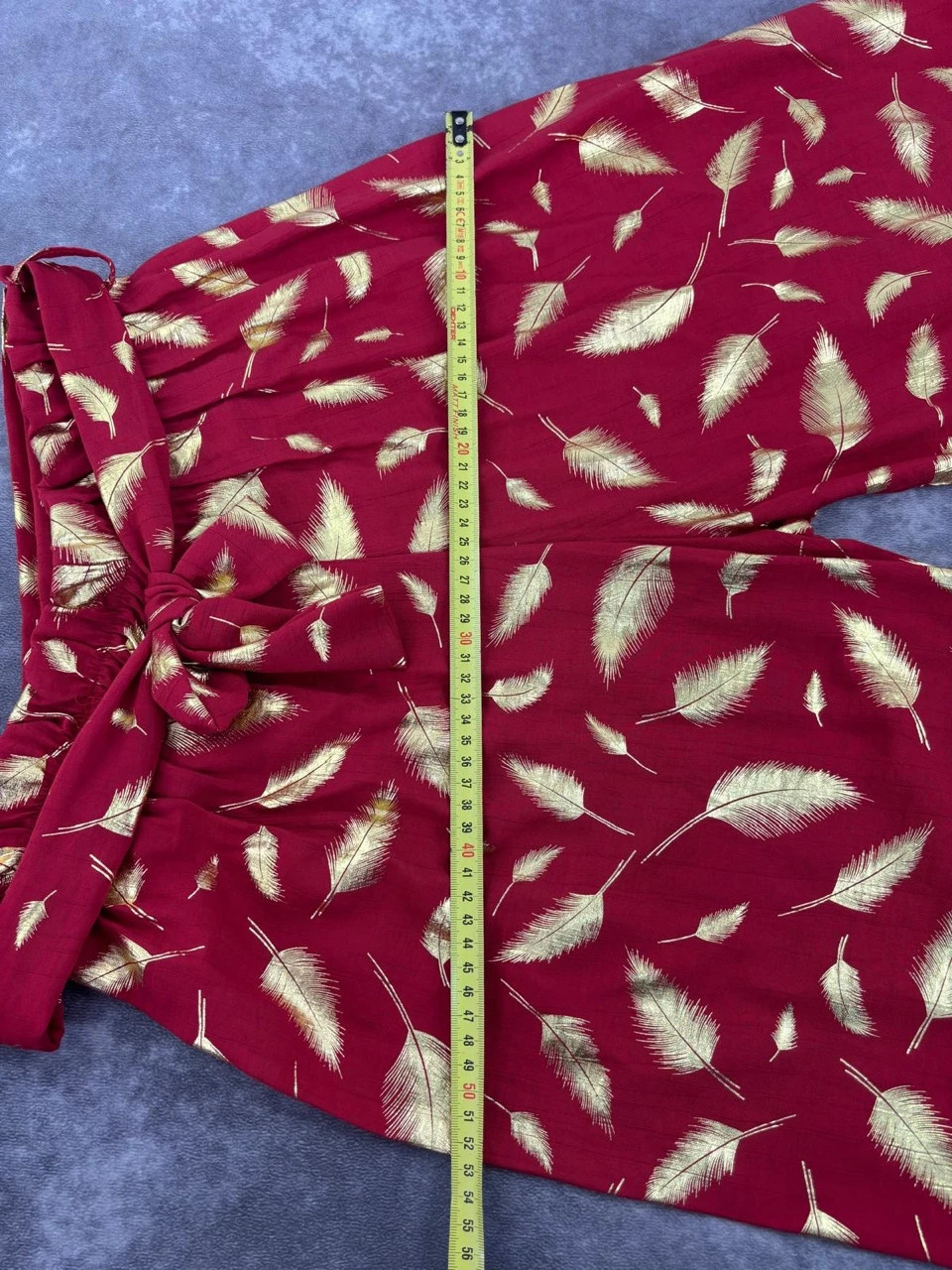 Red Gold Feather Print Wide Leg Palazzo Pants Tu Made in France Y2K High Waist Belted Fluid Fit – Vintage Dressing – taille Taille unique 2