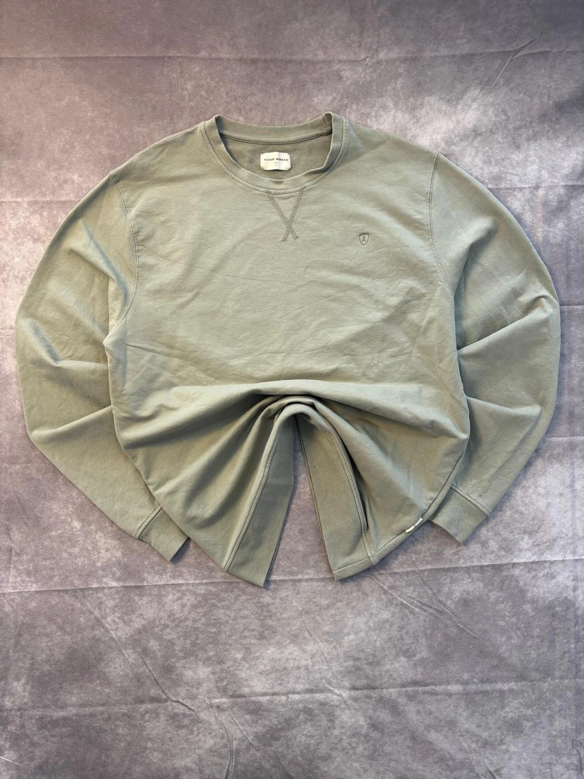 Alvaro Moreno Khaki Green Sweatshirt Men Jumper Casual Comfy Crewneck Pullover Basic Urban Style🌺 – Alvaro Moreno – taille L
