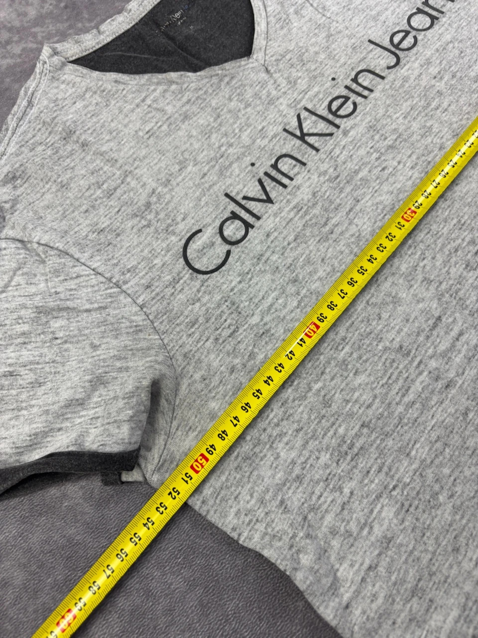 Calvin Klein Jeans Heather Grey V-Neck T-Shirt Casual Style🌺 – Calvin Klein Jeans – taille M 5