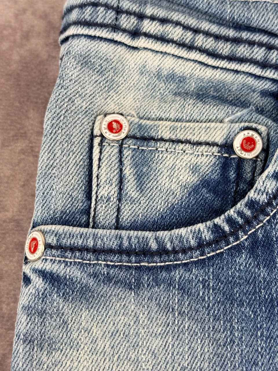 Armani Jeans Vintage Light Wash Straight Leg Denim Jeans Y2K Retro Casual Distressed Look – Armani Jeans – taille S / 36 / 8 5