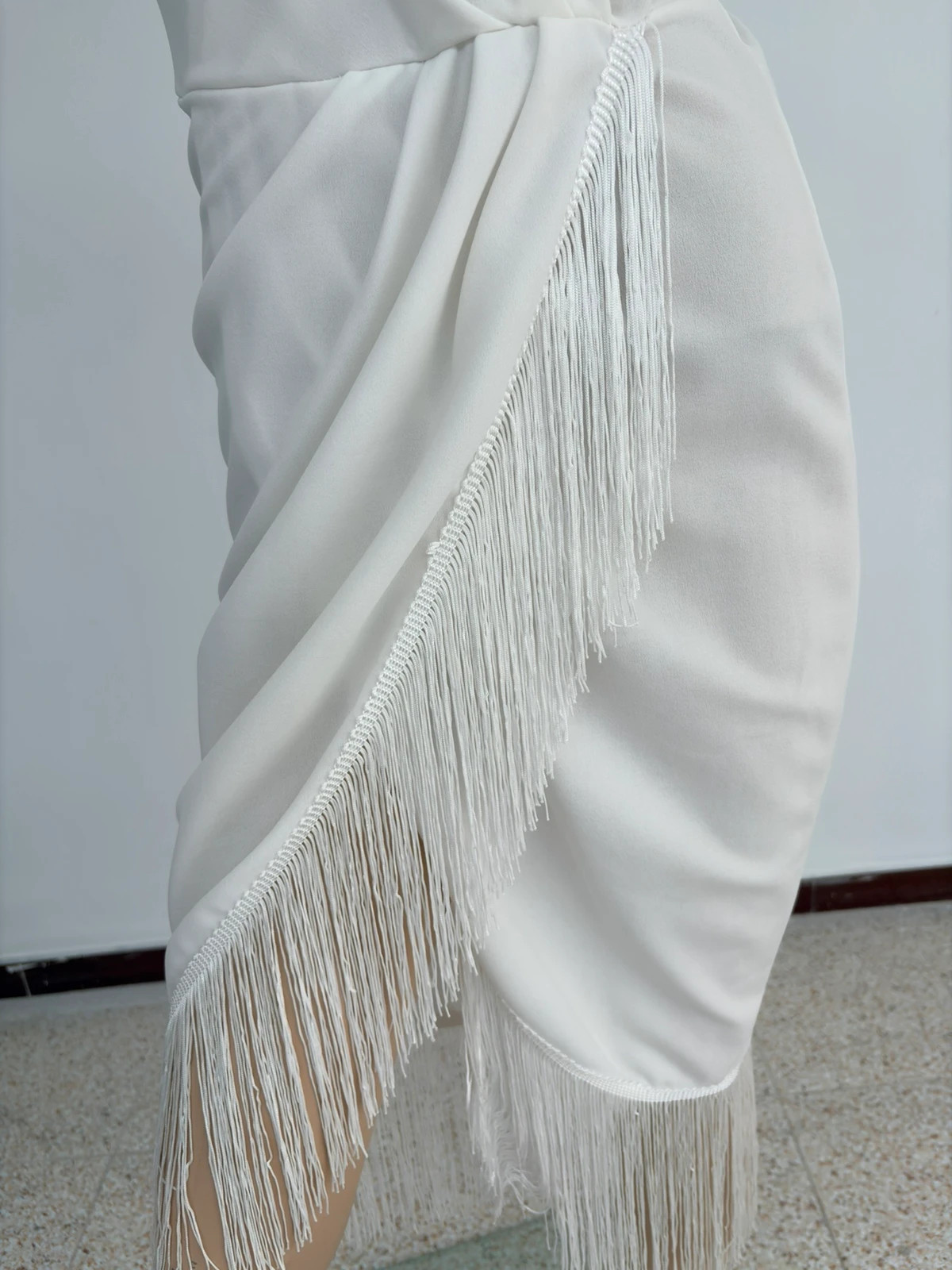 Elegant White Wrap Dress With Fringe Details V Neck Short Sleeve Cocktail Wedding Party M🌺 – Vintage Dressing – taille M / 38 / 10 2