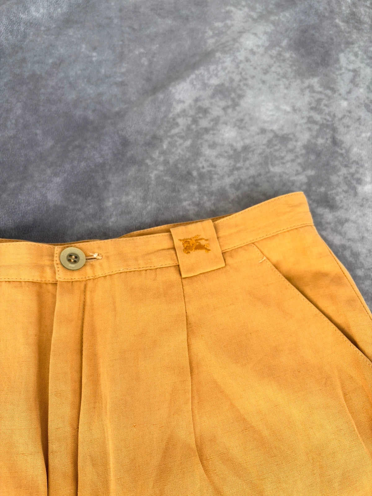 Vintage Burberrys of London Mustard Yellow Pleated Trousers High Waisted Pants Barcelona 🌺 – Burberrys – taille XXL / 44 / 16 4