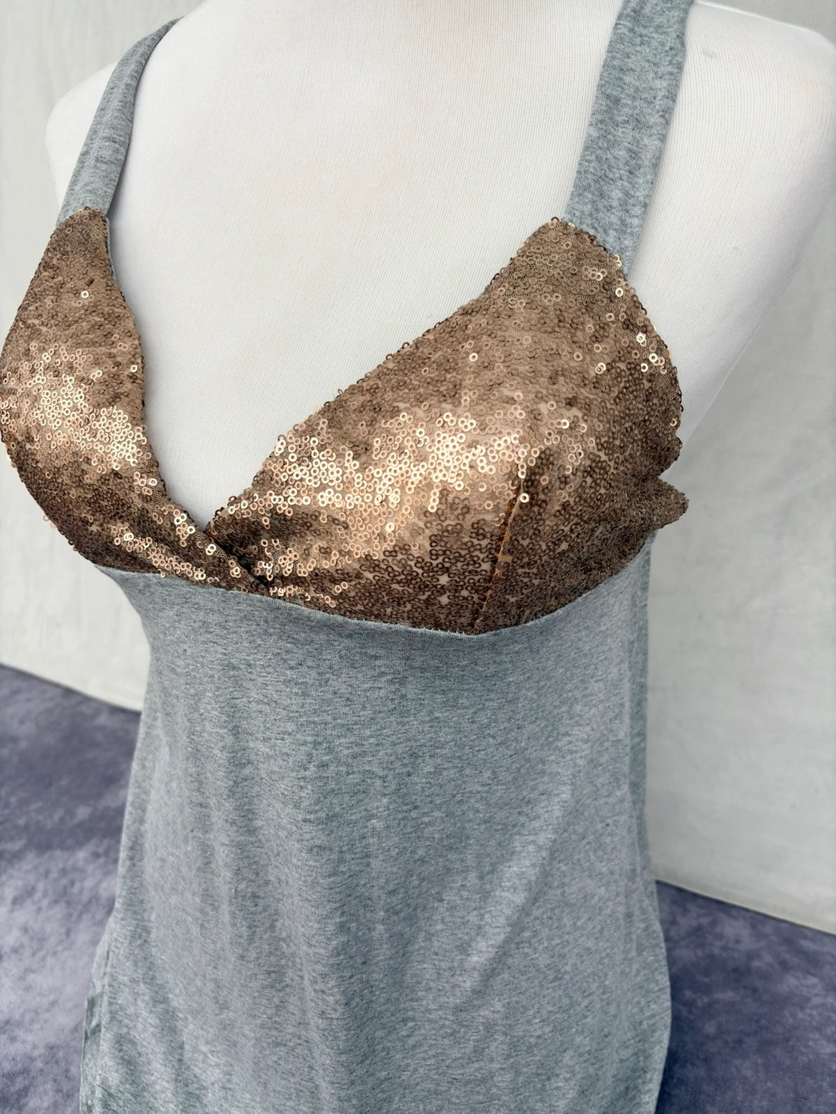 Grey Tank Top Gold Sequin Bust Cross Back Straps Shiny Blouse Party Clubwear Summer Vest Y2K🌺 – Vintage Dressing – taille Taille unique 2