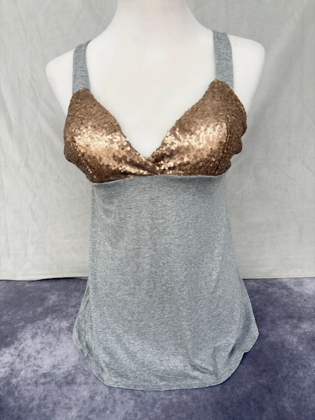 Grey Tank Top Gold Sequin Bust Cross Back Straps Shiny Blouse Party Clubwear Summer Vest Y2K🌺 – Vintage Dressing – taille Taille unique