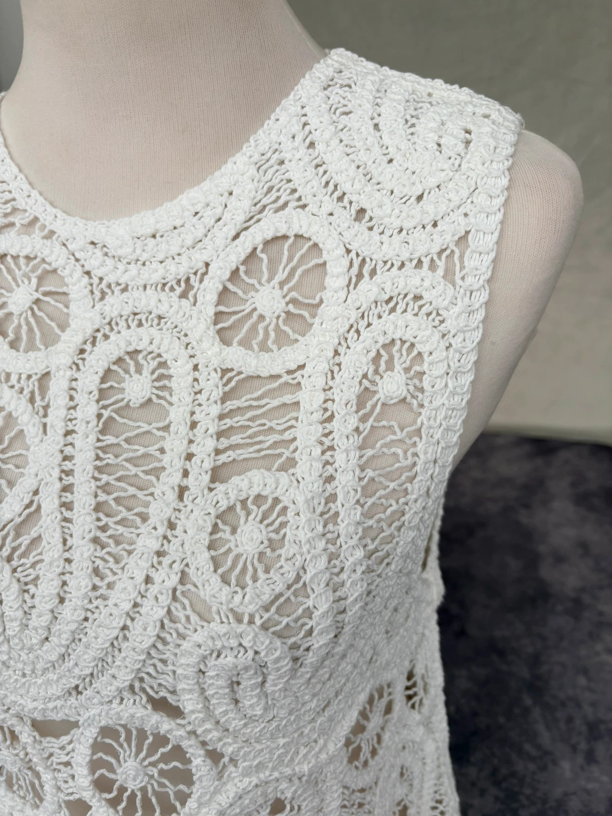 White Crochet Lace Top Sleeveless Paisley Hollow Out Blouse Summer Boho Chic Knit Vest🌺 – Vintage Dressing – taille Taille unique 3