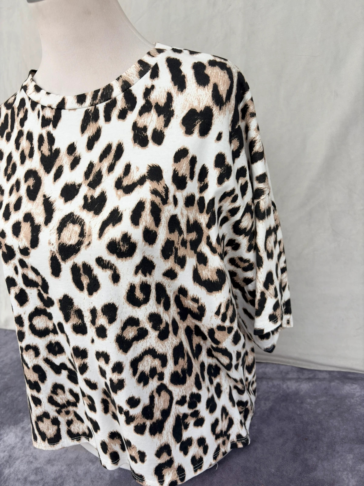 Leopard Print Oversized T Shirt Short Sleeve Crewneck Top Blouse Casual Summer Fashion Tee🌺 – Vintage Dressing – taille Taille unique 3