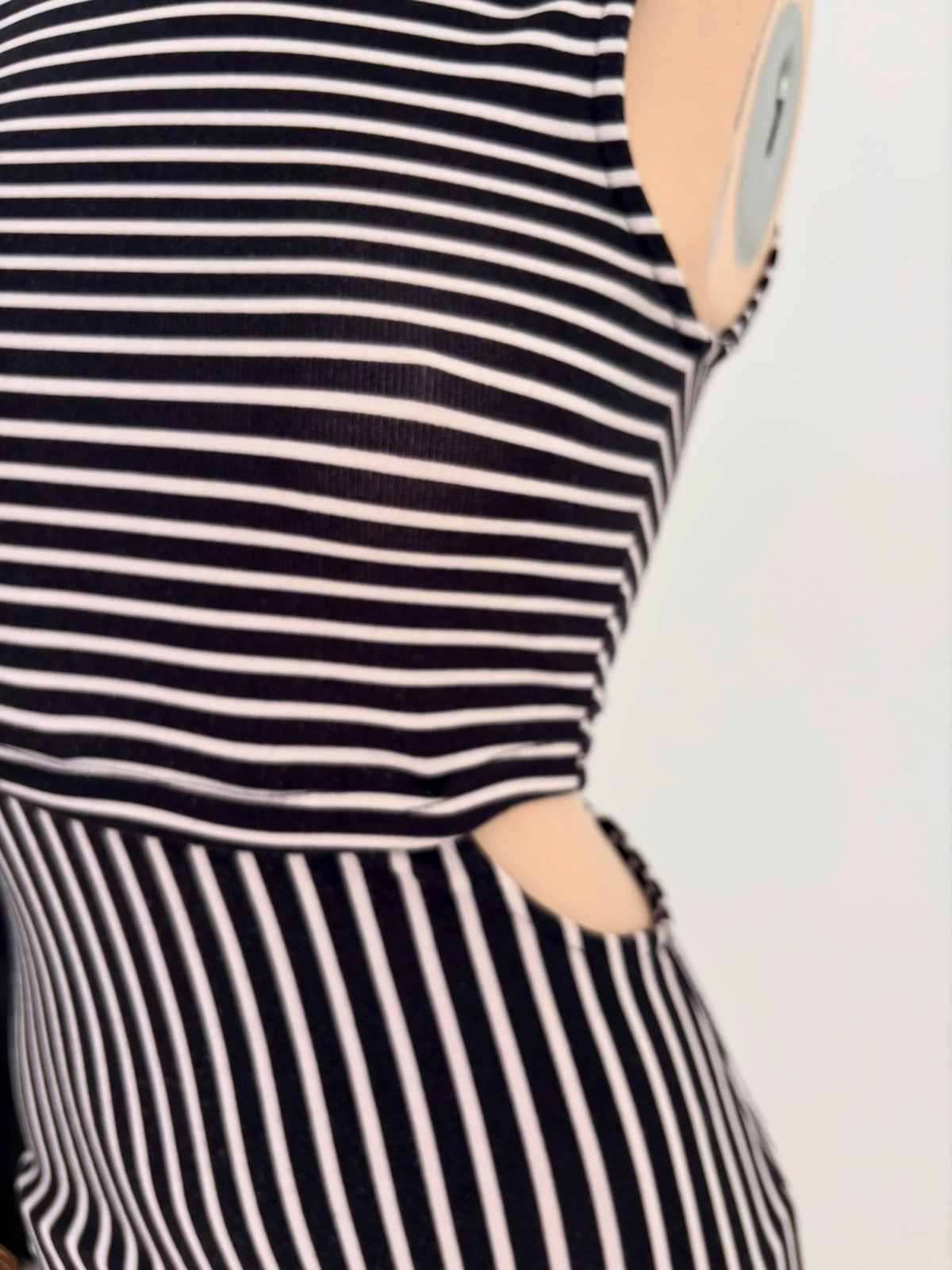 Black and White Striped Midi Dress Cut Out Side Open Back Sleeveless Summer Casual Bodycon🌺 – Vintage Dressing – taille S / 36 / 8 5
