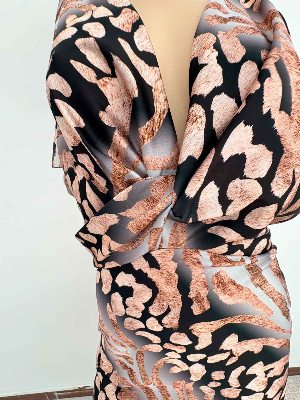 Elegant Brown Animal Print Midi Dress V Neck Twisted Front Short Sleeve Party Cocktail Evening🌺 – Vintage Dressing – taille M / 38 / 10 5