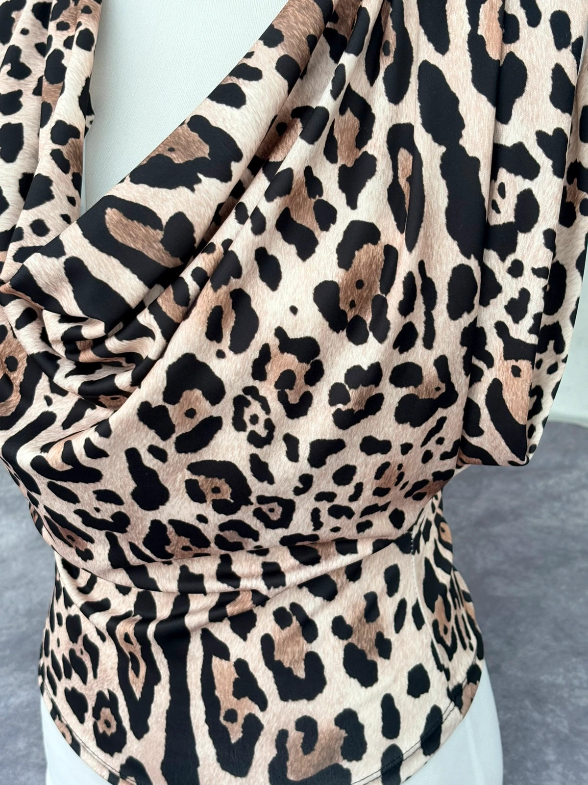 Leopard Print Cowl Neck Top Sleeveless Animal Pattern Blouse Chic Casual Party Wear Size M🌺 – Vintage Dressing – taille Taille unique 2