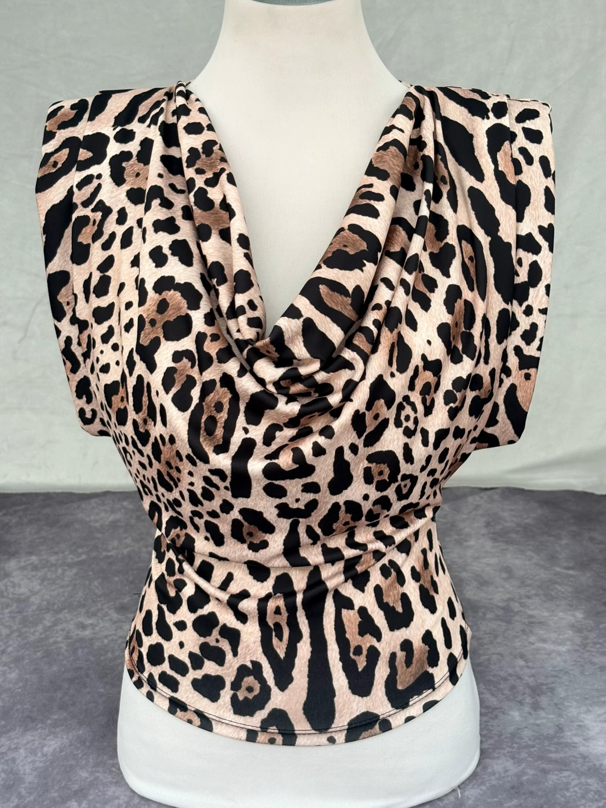 Leopard Print Cowl Neck Top Sleeveless Animal Pattern Blouse Chic Casual Party Wear Size M🌺 – Vintage Dressing – taille Taille unique
