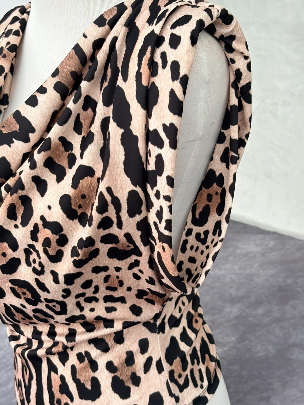 Leopard Print Cowl Neck Top Sleeveless Animal Pattern Blouse Chic Casual Party Wear Size M🌺 – Vintage Dressing – taille Taille unique 3