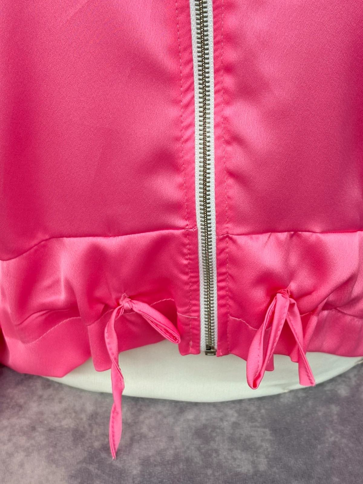Vibrant Pink Satin Bomber Jacket Shiny Zip Up Long Sleeve Outerwear Sporty Casual Coat Top🌺 – Vintage Dressing – taille Taille unique 2